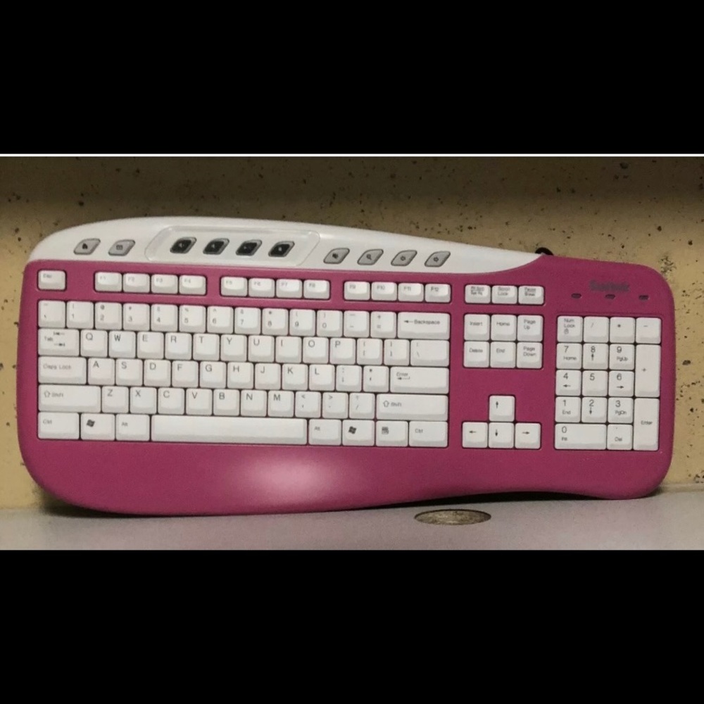 Saitek KU-0503 Keyboard Pink Very Good Used Condition